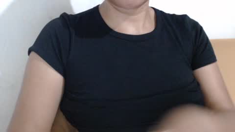 Snapshot of yourhotboobies23 chatting on 21, 7, 2026 yourhotboobies23 online show from 21, 7, 2026