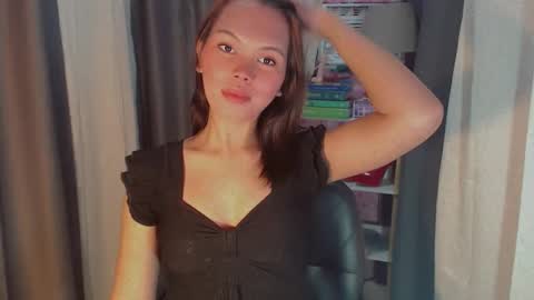 Snapshot of yourlovekylie chatting on 1, 3, 2026 KYLIE MORE online show from 1, 3, 2026