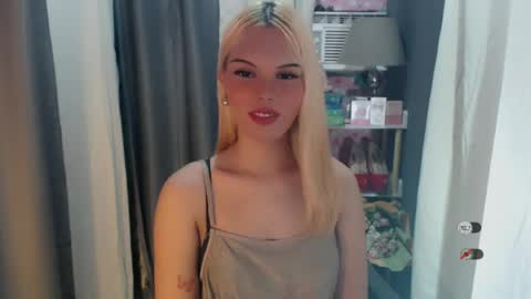 Snapshot of yourlovekylie chatting on 17, 6, 2026 KYLIE MORE online show from 17, 6, 2026