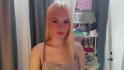 Snapshot of yourlovekylie chatting on 2, 7, 2026 KYLIE MORE online show from 2, 7, 2026