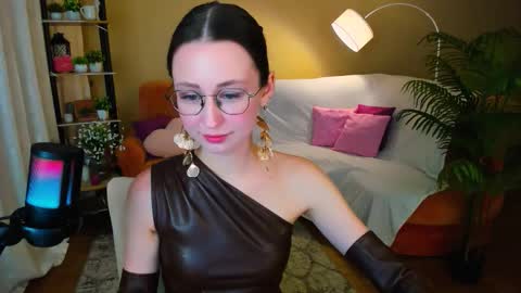 Snapshot of yourlovelystoryy chatting on 18, 1, 2026 Vetta online show from 18, 1, 2026
