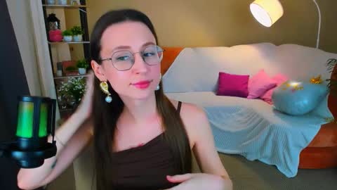 Snapshot of yourlovelystoryy chatting on 1, 2, 2026 Vetta online show from 1, 2, 2026