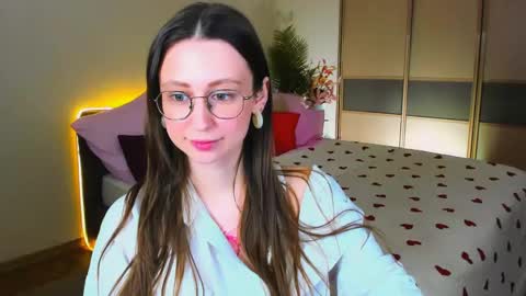 Snapshot of yourlovelystoryy chatting on 26, 4, 2026 Vetta online show from 26, 4, 2026