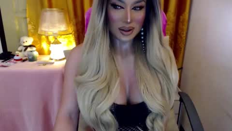 Snapshot of yourmistressofevil_isback chatting on 8, 6, 2026 Adriana Maxwell online show from 8, 6, 2026