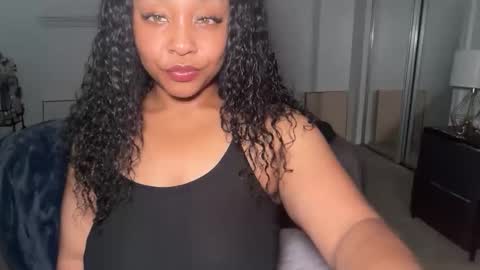 Snapshot of yourmommysilk chatting on 29, 5, 2026 YOURMOMMY online show from 29, 5, 2026