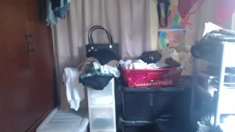 Snapshot of yourpinoy chatting on 18, 11, 2025 Iring online show from 18, 11, 2025