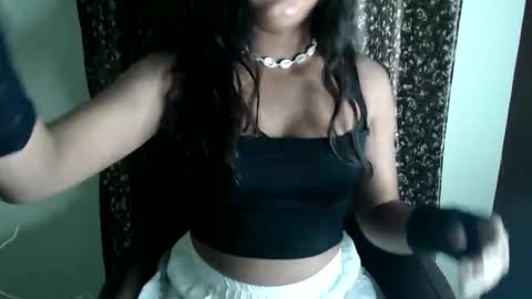 yoursassy_girl online show from 9, 11, 2025