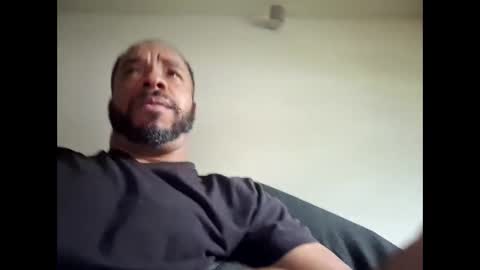 Snapshot of yoursexydaddy8181 chatting on 1, 6, 2026 yoursexydaddy8181 online show from 1, 6, 2026