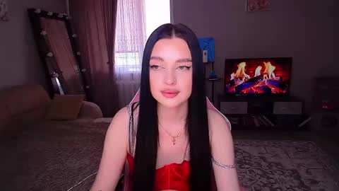 Snapshot of yourslina chatting on 7, 6, 2026 yourslina online show from 7, 6, 2026