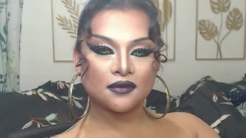 Snapshot of yourtrannyqueenxxx chatting on 31, 10, 2025 Anastacia Grey online show from 31, 10, 2025