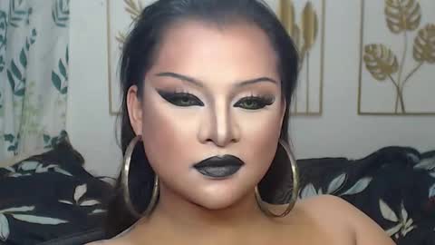 Snapshot of yourtrannyqueenxxx chatting on 24, 11, 2025 Anastacia Grey online show from 24, 11, 2025