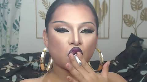 Snapshot of yourtrannyqueenxxx chatting on 24, 11, 2025 Anastacia Grey online show from 24, 11, 2025