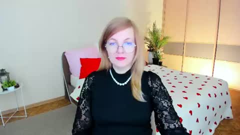 Snapshot of youruniverser chatting on 25, 6, 2026 Alice online show from 25, 6, 2026