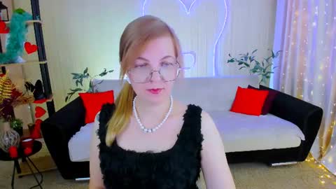 Snapshot of youruniverser chatting on 7, 7, 2026 Alice online show from 7, 7, 2026