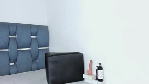 yourwife_anna online show from 20, 10, 2025