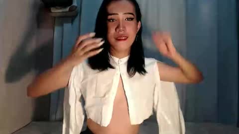 yourwife_material99 online show from 5, 4, 2026