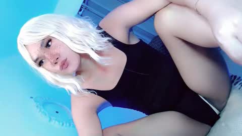 Snapshot of ysabella_love69 chatting on 17, 11, 2025 ysabella_love69 online show from 17, 11, 2025