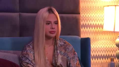 Foxie online show from 5, 10, 2025