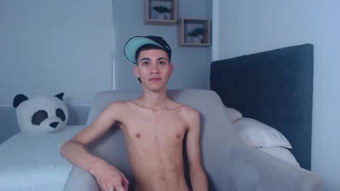 yulian_vasquez online show from 3, 3, 2025