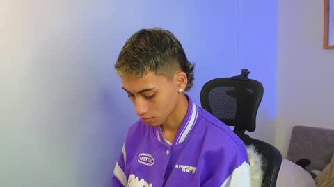 yulian_vasquez online show from 7, 10, 2025