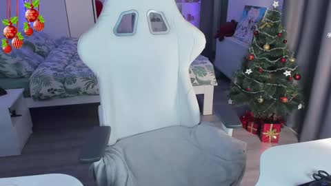 Snapshot of yumi_youkai chatting on 22, 12, 2024 Yumi 3 online show from 22, 12, 2024