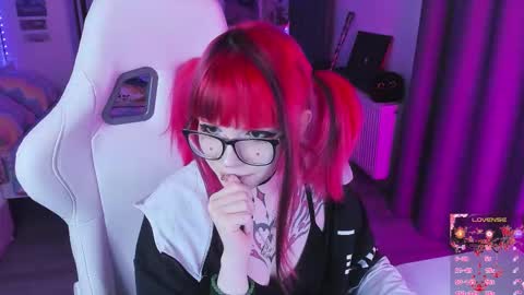 Snapshot of yumi_youkai chatting on 16, 11, 2025 Yumi 3 online show from 16, 11, 2025