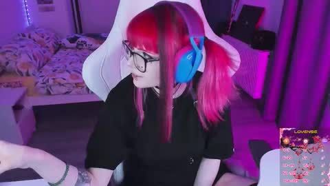 Snapshot of yumi_youkai chatting on 17, 12, 2025 Yumi 3 online show from 17, 12, 2025