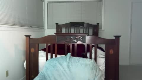 yumiandwolf online show from 3, 12, 2025