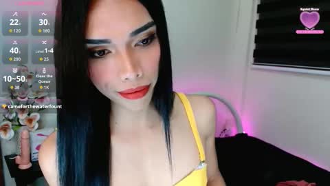 yumieholly online show from 11, 10, 2025