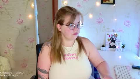 Snapshot of yumm_lolly chatting on 30, 11, 2025 Polly online show from 30, 11, 2025