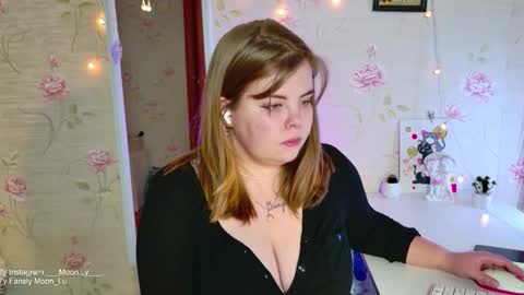 Snapshot of yumm_lolly chatting on 15, 12, 2025 Polly online show from 15, 12, 2025