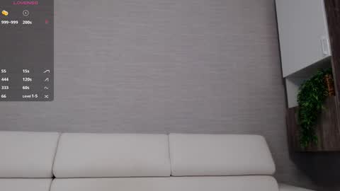 Snapshot of yummy_blonde chatting on 25, 11, 2025 you babe online show from 25, 11, 2025