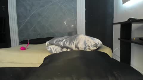 Yummyduo online show from 11, 3, 2025