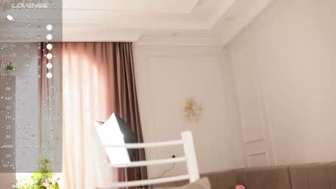 yuna_leen online show from 2, 12, 2025