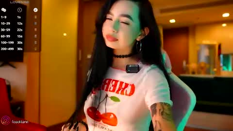 Snapshot of yuna_leen chatting on 8, 7, 2026 yuna_leen online show from 8, 7, 2026