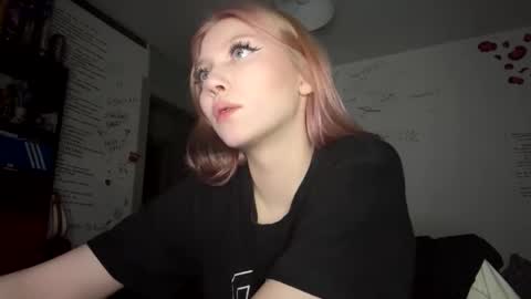 Snapshot of yunarosee chatting on 8, 1, 2026 yunarosee online show from 8, 1, 2026