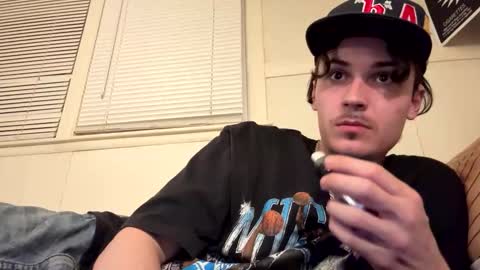 yungstudbev online show from 8, 4, 2026