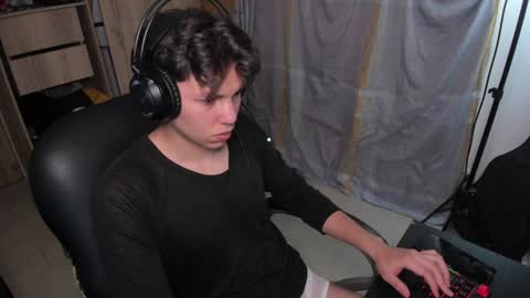 Snapshot of yurii_moody chatting on 5, 12, 2024 yurii_moody online show from 5, 12, 2024