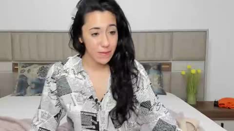 yvonnebabe online show from 5, 12, 2024