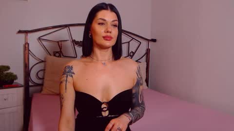 I V Y   online show from 2, 3, 2026