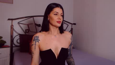 I V Y   online show from 18, 5, 2026