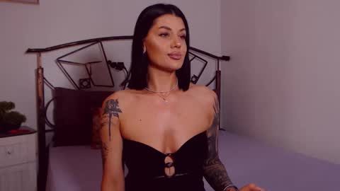 I V Y   online show from 1, 6, 2026