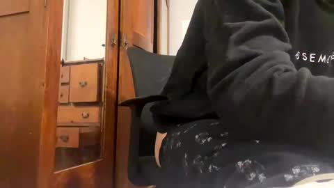 zac15876 online show from 28, 12, 2024