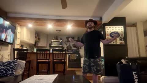 Snapshot of zach42104 chatting on 6, 3, 2026 zach42104 online show from 6, 3, 2026