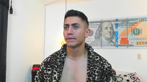 zachpri20 online show from 2, 1, 2025