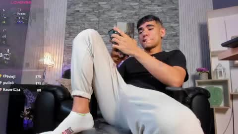 zack_joness10 online show from 14, 4, 2026