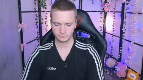 Snapshot of zackhandsome chatting on 11, 3, 2025 Zack online show from 11, 3, 2025