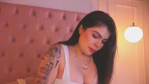 Zafiro  online show from 7, 2, 2026