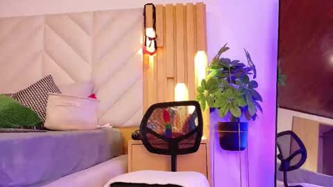 Karina  online show from 22, 9, 2025