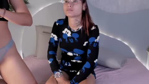Snapshot of zafiro_n_amber chatting on 22, 6, 2026 Zafiro and Amber online show from 22, 6, 2026